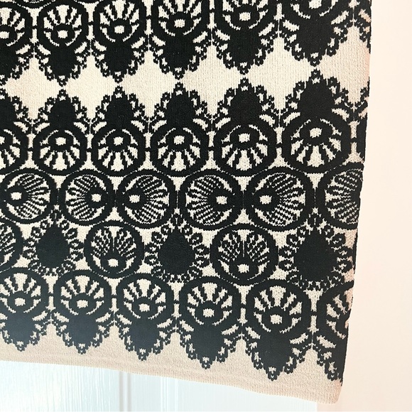 🖤 Alexander McQueen Designer Black and Pale Pink Pencil Skirt - Picture 3 of 8